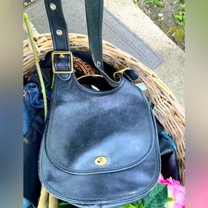 RARE COACH CRESCENT 1970’s SADDLE CROSSBODY BRASS HARDWARE